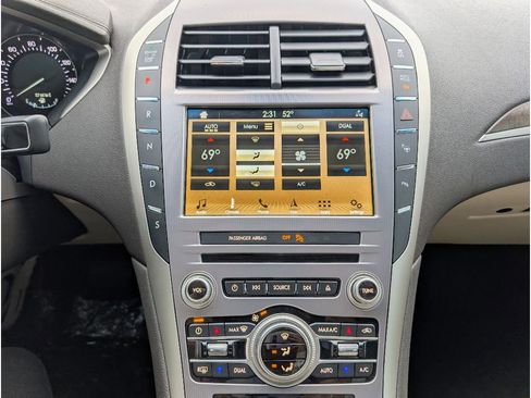 Used 2019 Lincoln MKZ Reserve image 22