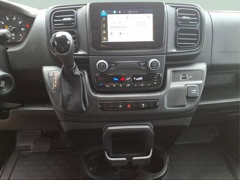 Used 2024 RAM ProMaster 2500 w/ Convenience Group image 18