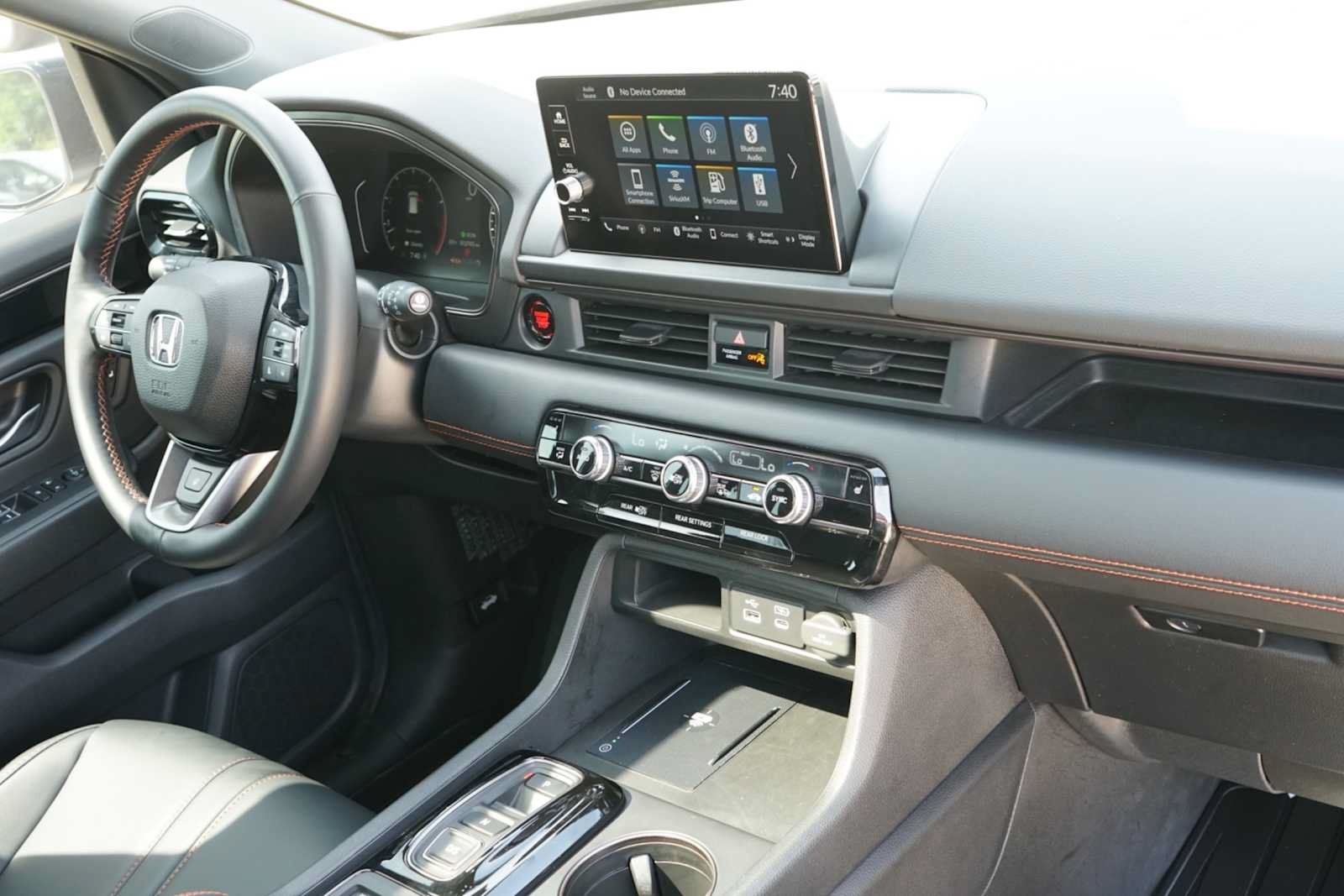 Used 2025 Honda Pilot TrailSport image 25