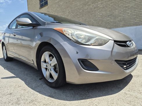 Used 2013 Hyundai Elantra GLS FWD image 2