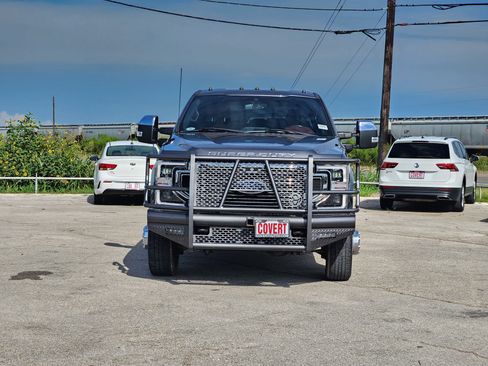 Used 2022 Ford F350 Platinum AWD/4WD image 2