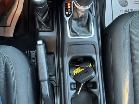 Used 2020 Jeep Wrangler Sport image 12