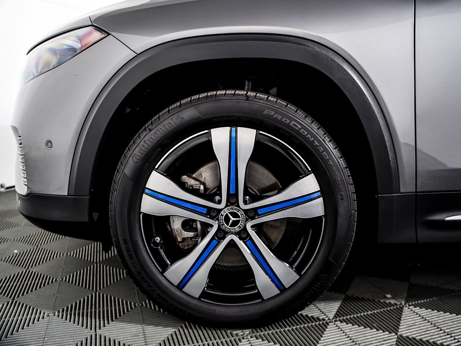 Certified 2023 Mercedes-Benz EQB 300 4MATIC w/ Exclusive Package image 6