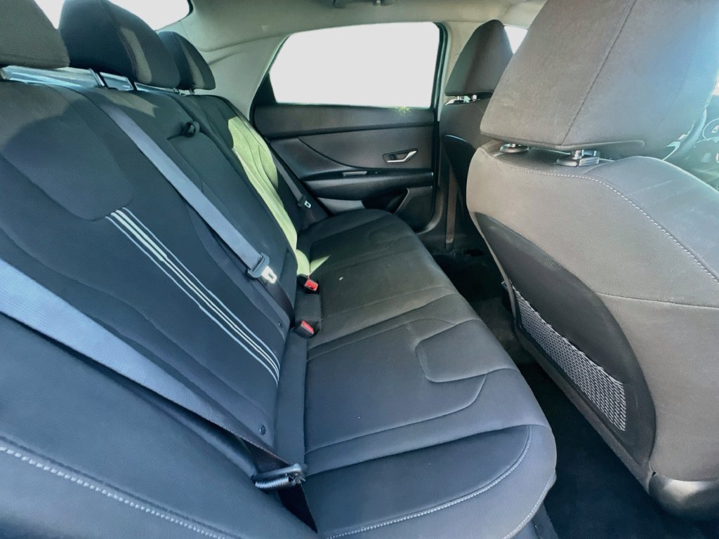 Used 2025 Hyundai Elantra SEL FWD image 27