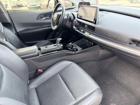 Used 2023 Toyota Prius XLE image 18