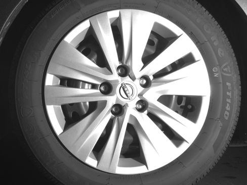 Used 2025 Nissan Sentra S image 12