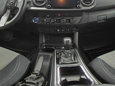 Used 2020 Toyota Tacoma TRD Off-Road image 23
