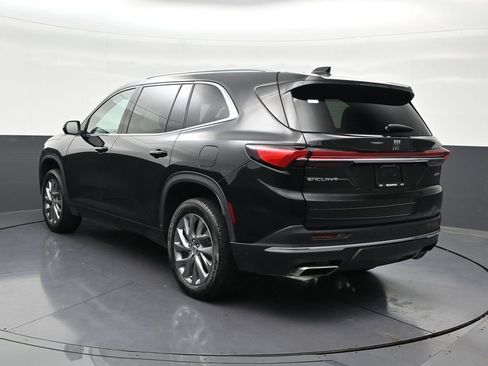 Used 2025 Buick Enclave Preferred w/ Power Package FWD image 3