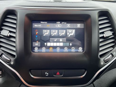 Used 2020 Jeep Cherokee Latitude Plus w/ Cold Weather Group AWD/4WD image 15