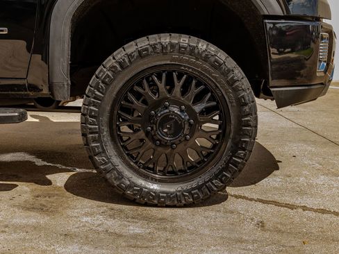 Used 2020 GMC Sierra 3500 Denali w/ Denali Ultimate Package image 12