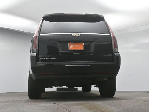 Used 2019 Cadillac Escalade Luxury image 45