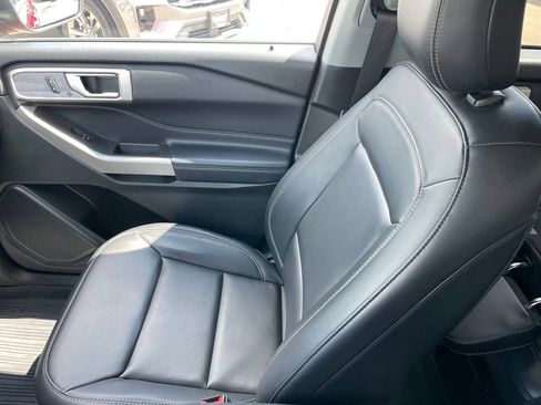 Used 2023 Ford Explorer XLT w/ Equipment Group 202A AWD/4WD image 23