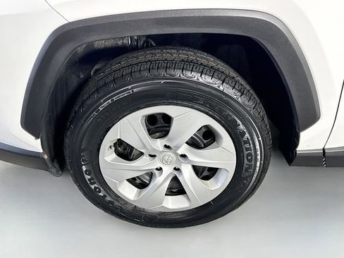 Certified 2024 Toyota RAV4 LE AWD/4WD image 4