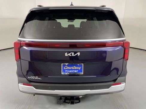 New 2026 Kia Carnival EX image 7