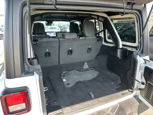 Used 2024 Jeep Wrangler Unlimited AWD/4WD image 26
