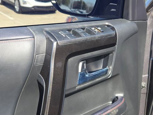 Used 2021 Toyota 4Runner TRD Off-Road image 12