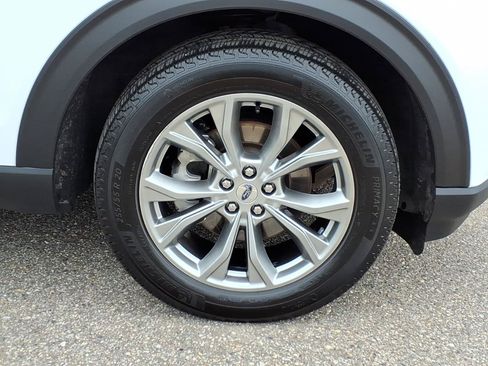 Used 2021 Ford Explorer XLT w/ Equipment Group 202A AWD/4WD image 10