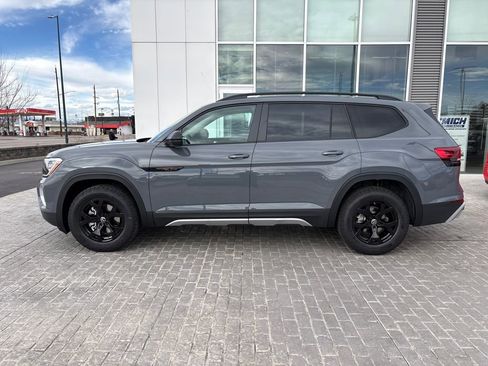 New 2026 Volkswagen Atlas Peak Edition AWD/4WD image 2