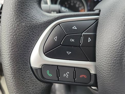 Used 2019 Jeep Compass Sport image 6