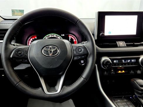 Used 2023 Toyota RAV4 XLE w/ Convenience Package image 28