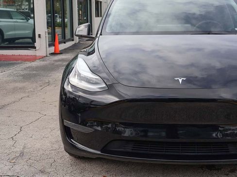 Used 2023 Tesla Model Y Long Range image 13