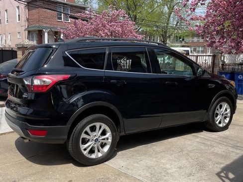 Used 2018 Ford Escape SEL image 2