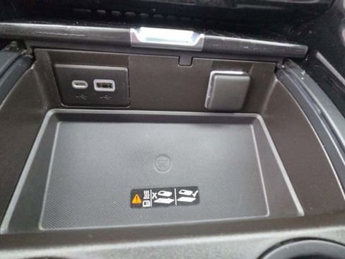 Used 2022 GMC Yukon XL Denali image 34