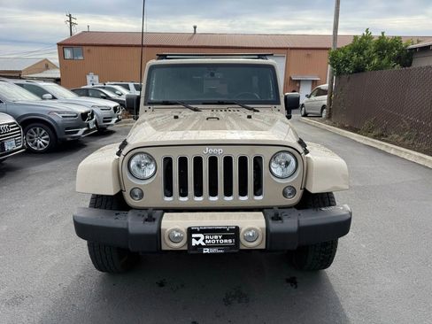 Used 2016 Jeep Wrangler Unlimited Sahara w/ Connectivity Group image 2