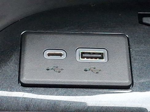 Used 2021 Cadillac Escalade Premium Luxury w/ Performance Package image 25