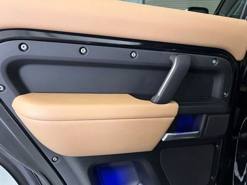 Used 2025 Land Rover Defender 130 V8 image 14