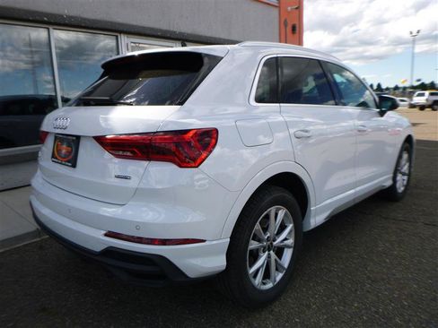 Used 2024 Audi Q3 2.0T Premium AWD/4WD image 3