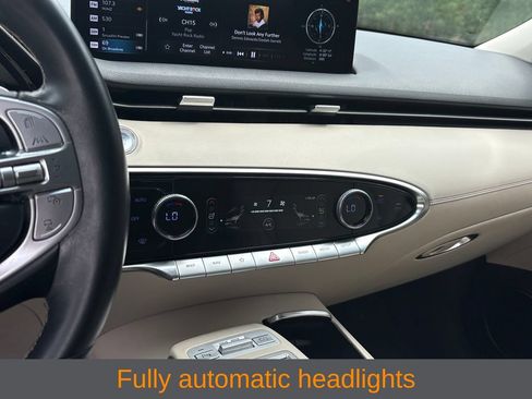 Used 2022 Genesis GV70 2.5T w/ Select Package AWD/4WD image 14