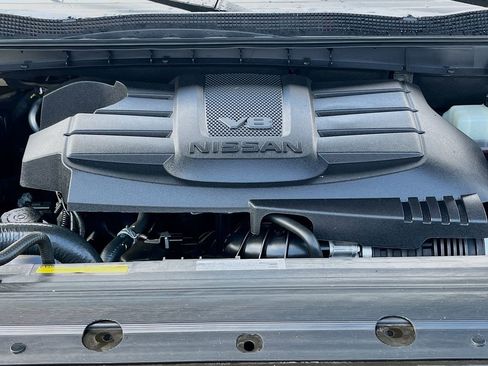 Used 2022 Nissan Titan PRO-4X w/ Pro-4x Convenience Package AWD/4WD image 31