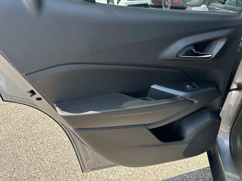 New 2025 Chevrolet Trax LT w/ Driver Confidence Package image 13