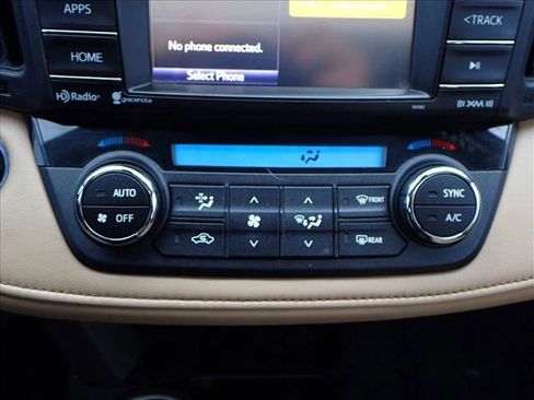 Used 2018 Toyota RAV4 XLE image 19