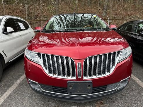 Used 2015 Lincoln MKX FWD w/ Equipment Group 102A image 2