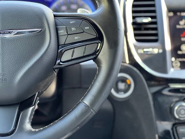 Used 2021 Chrysler 300 S w/ S Model Appearance Package RWD image 31