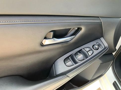 Used 2021 Nissan Sentra SV FWD image 17