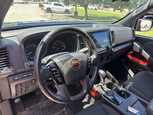 Used 2022 Nissan Frontier PRO-4X AWD/4WD image 18