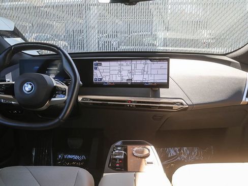 Certified 2023 BMW iX xDrive50 w/ Premium Package AWD/4WD image 9