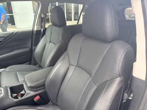 Used 2020 Subaru Outback Limited image 3