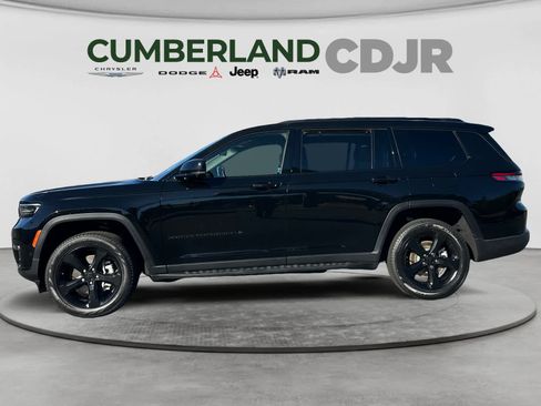 Used 2025 Jeep Grand Cherokee L Limited w/ Luxury Tech Group II AWD/4WD image 3