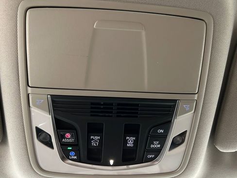 Used 2024 Acura MDX FWD w/ Technology Package image 29