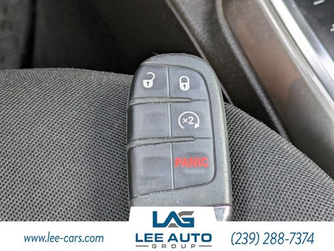 Used 2022 Jeep Renegade Latitude AWD/4WD image 28