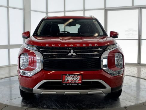 Used 2023 Mitsubishi Outlander SE AWD/4WD image 3