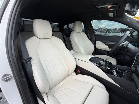 Certified 2026 BMW 540i xDrive w/ Executive Package AWD/4WD image 26