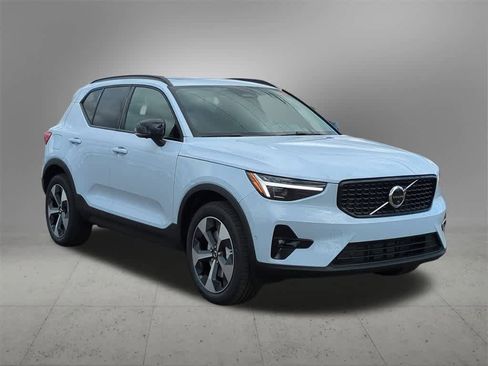 New 2026 Volvo XC40 B5 Plus w/ Protection Package Premier image 8