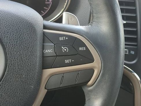 Used 2016 Jeep Grand Cherokee Laredo 75th Anniversary RWD image 31