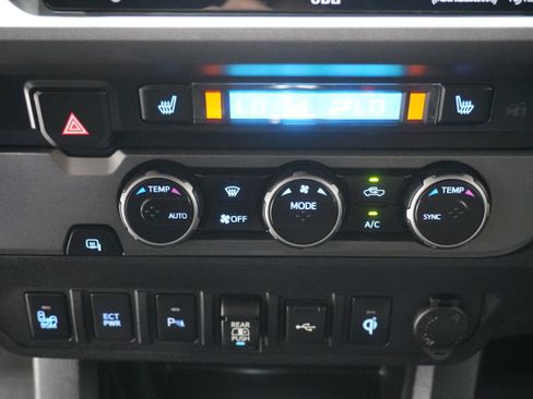 Used 2022 Toyota Tacoma TRD Sport w/ TRD Premium Sport Package image 22