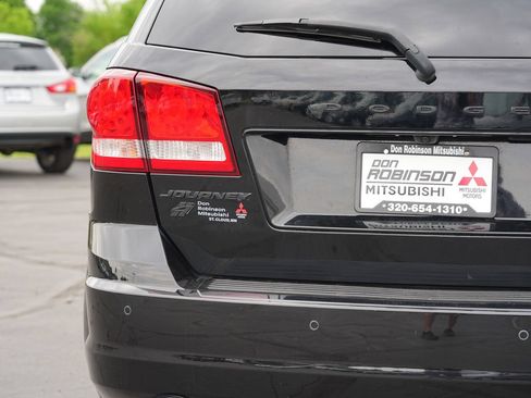 Used 2018 Dodge Journey SE w/ Safe & Sound Group AWD/4WD image 10